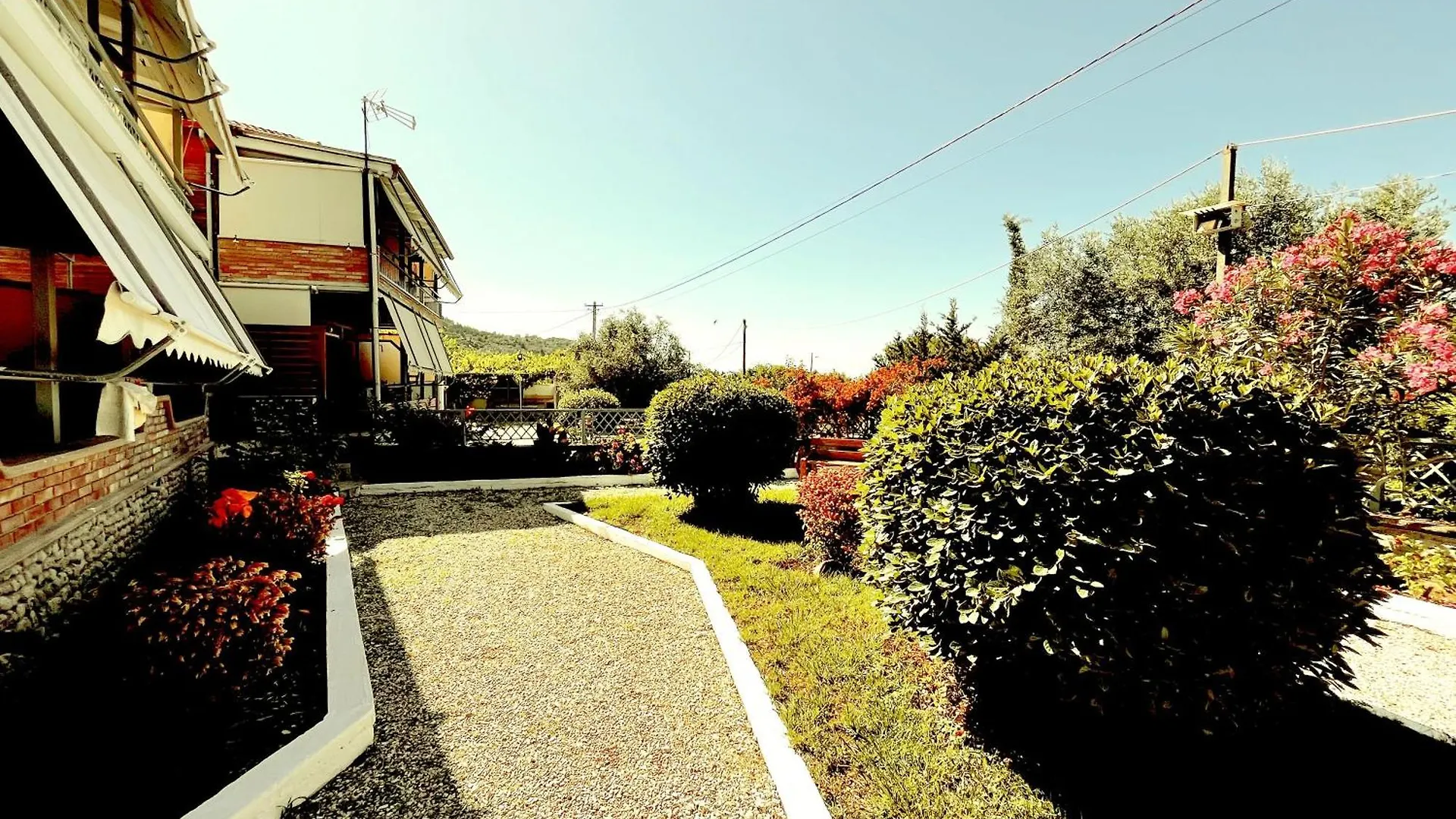 4 Seasons Apartments Himare