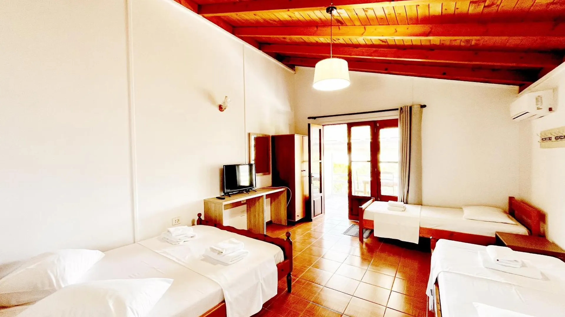 4 Seasons Apartments Himare Albania