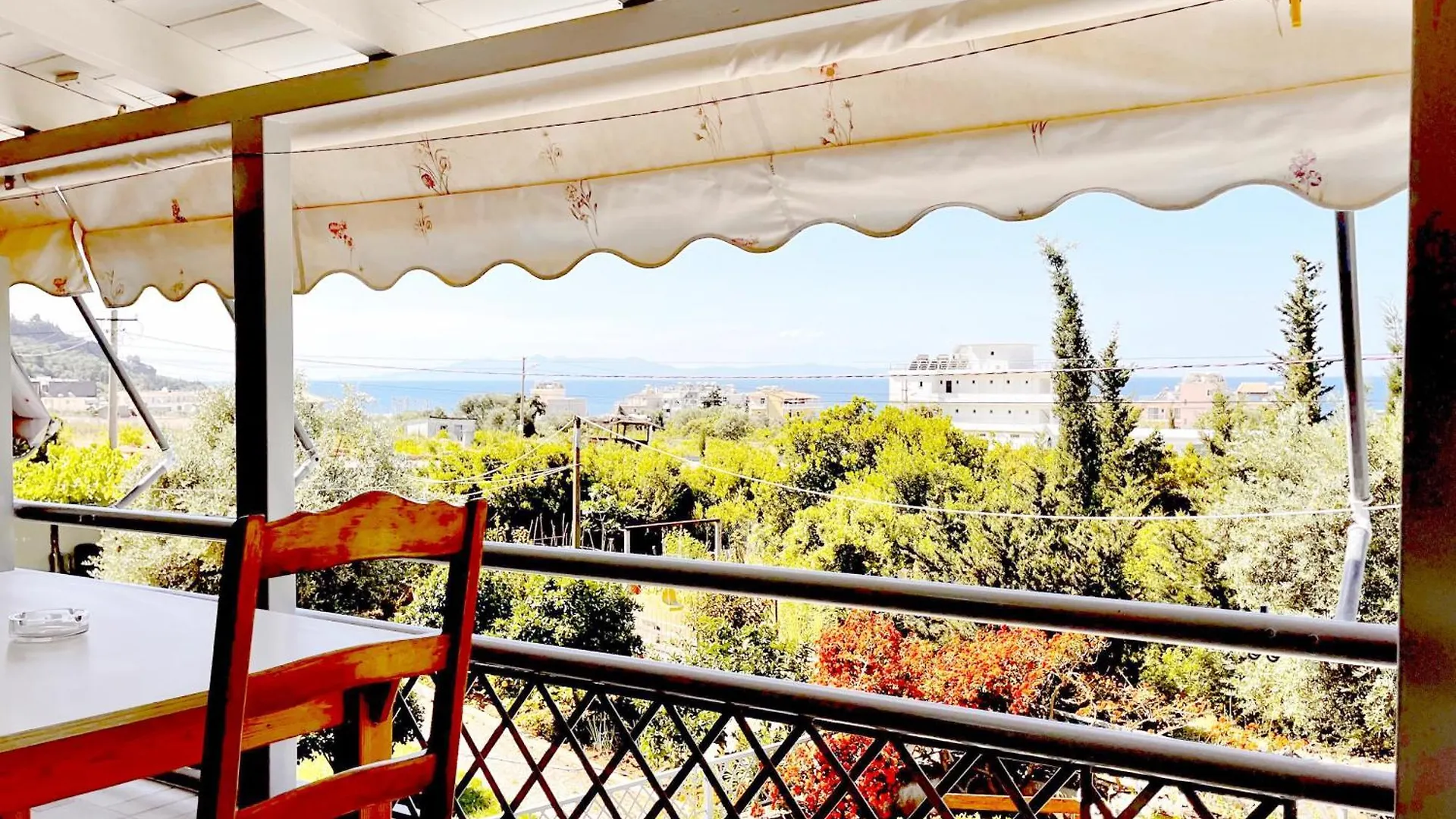 4 Seasons Apartments Himare